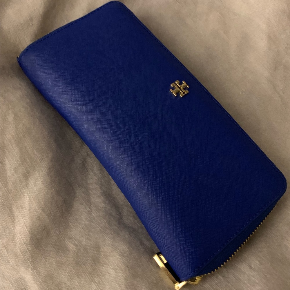Royal blue Tory Burch Continental Passport Wallet!